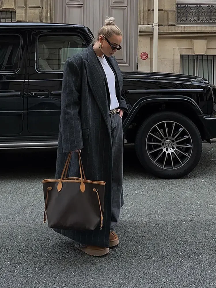 Женское шерстяное пальто в полоску темно-серое Свободное длинное с отложным