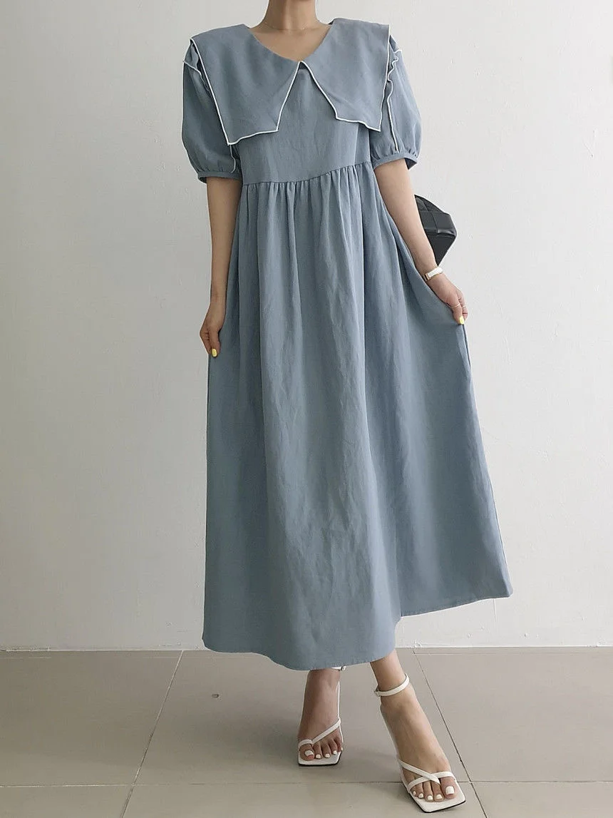 

Шикарное летнее платье средней длины с французским контрастным облегающим синим воротником и рукавами-фонариками