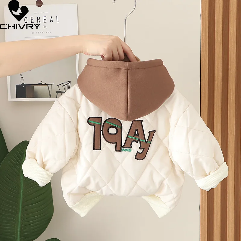 Рисунок 5 - Куртка с капюшоном и штаны для мальчиков