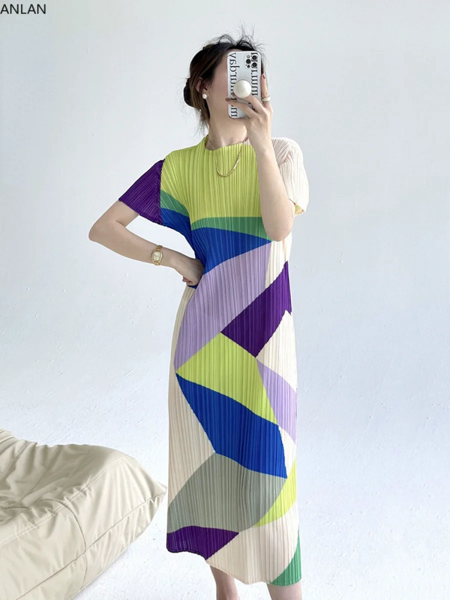 

2023 Summer New Miyake Pleated Color Block Dress Printed Round Neck Short Sleeves Slim Casual Dresses Elegant Women's Clothing