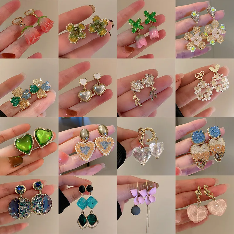 

Sweet Flower Crystal Earrings Korean Fashion Temperament Design Heart Stud Earrings Pendientes Mujer
