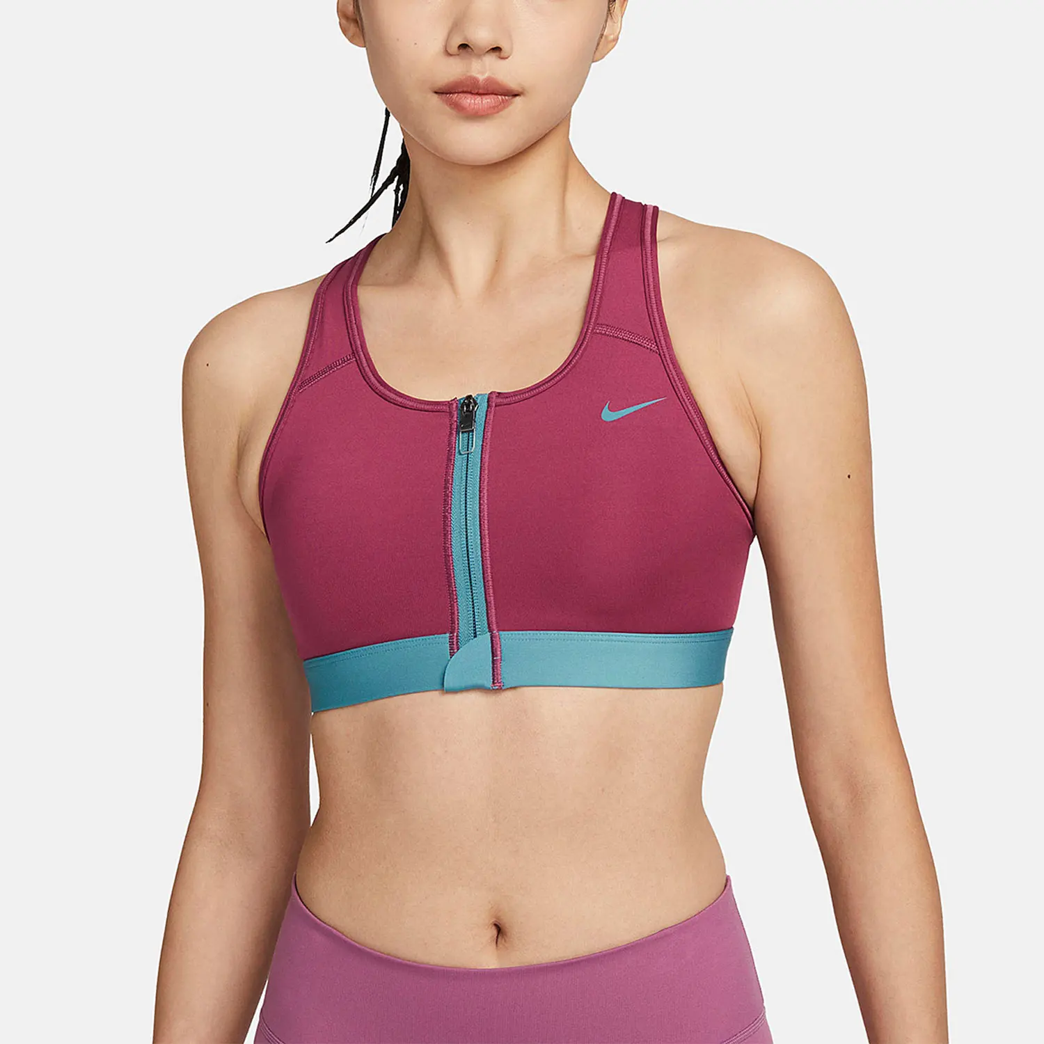 Фото Оригинальный женский спортивный бюстгальтер Nike SWOOSH с молнией для фитнеса FD4807-653 №1