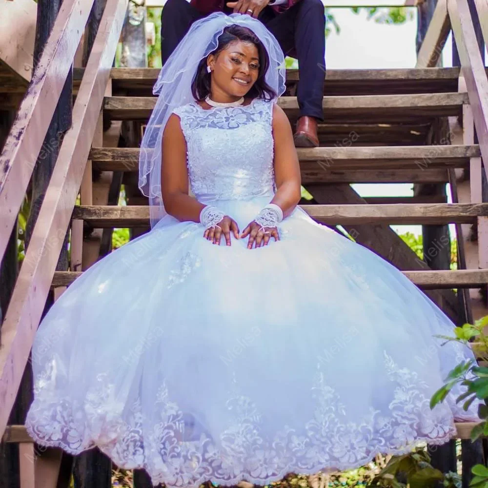 Очаровательные кружевные свадебные платья трапециевидной формы без рукавов по