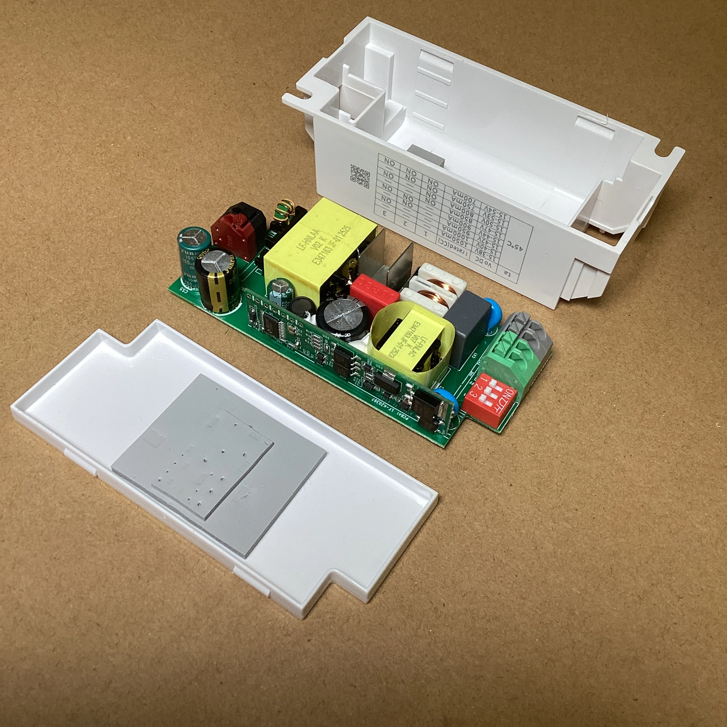 Компактный светодиодный драйвер Lifud 40W max с DALI-диммированием, встроенный, CC PUSH Dimming 700mA 800mA 900mA LF-BDD040E-1050-54 EL CorridorDIM CLO (art.: 3920da74460c9) - 3920da74460c9