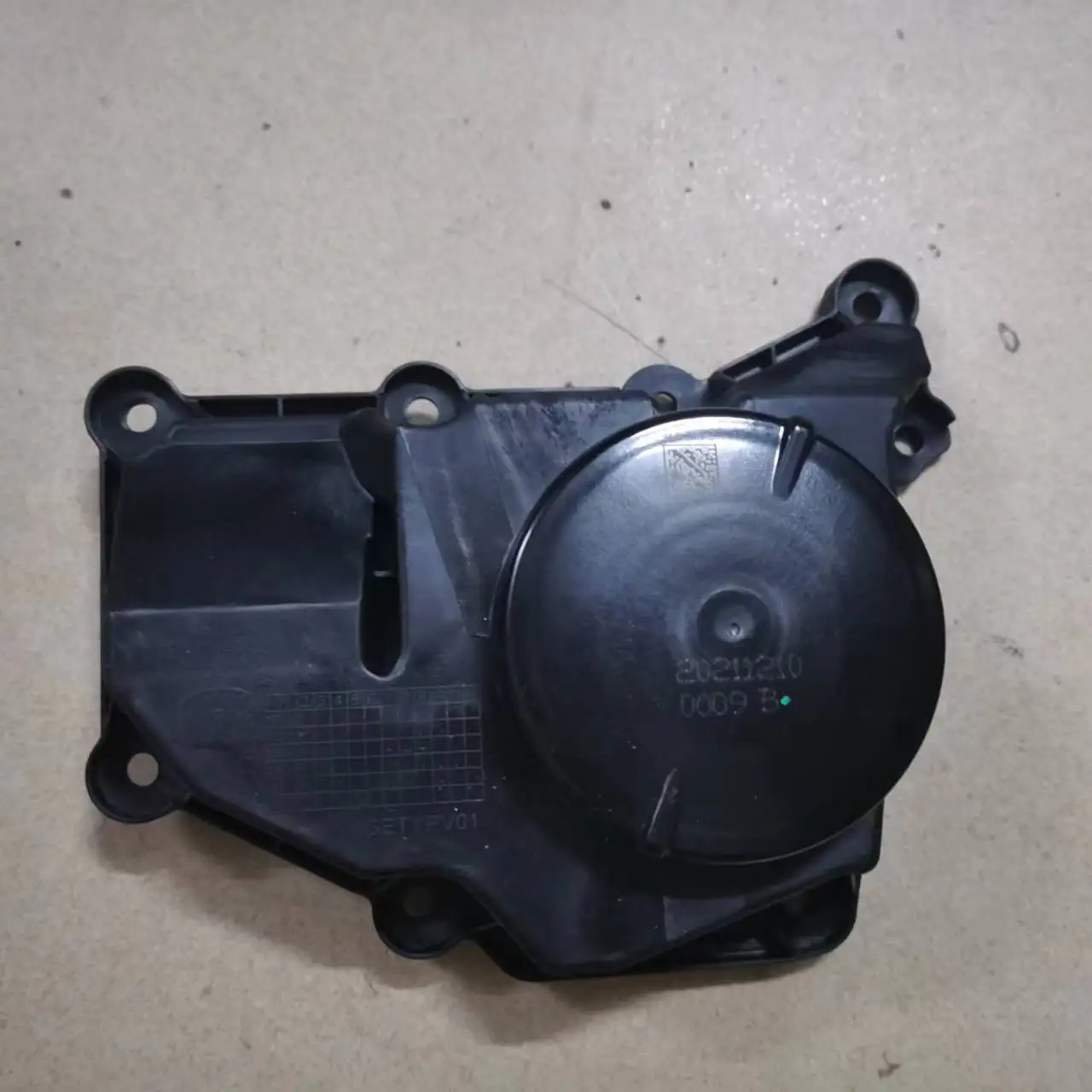

Crankcase Breather Oil Seperator Italy For VW Golf Jetta Tiguan Audi A3 1.4T OE NUMBER 04E103464