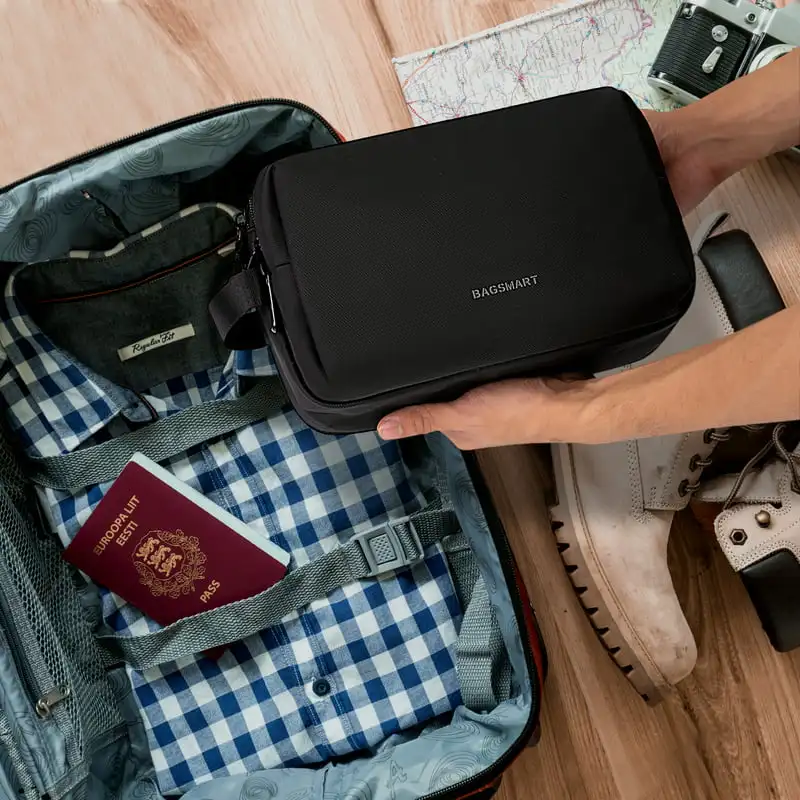Luxurious Water-resistant Travel Toiletry Bag Dopp Kit for Women Men, Stylish Black Toiletry Bag Perfect for All Toiletries Acce
