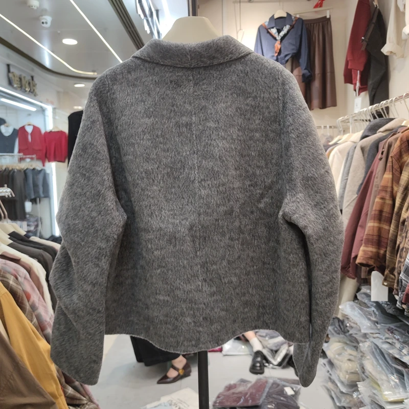 24750 короткое шерстяное плюшевое пальто с длинными рукавами и лацканами дизайн