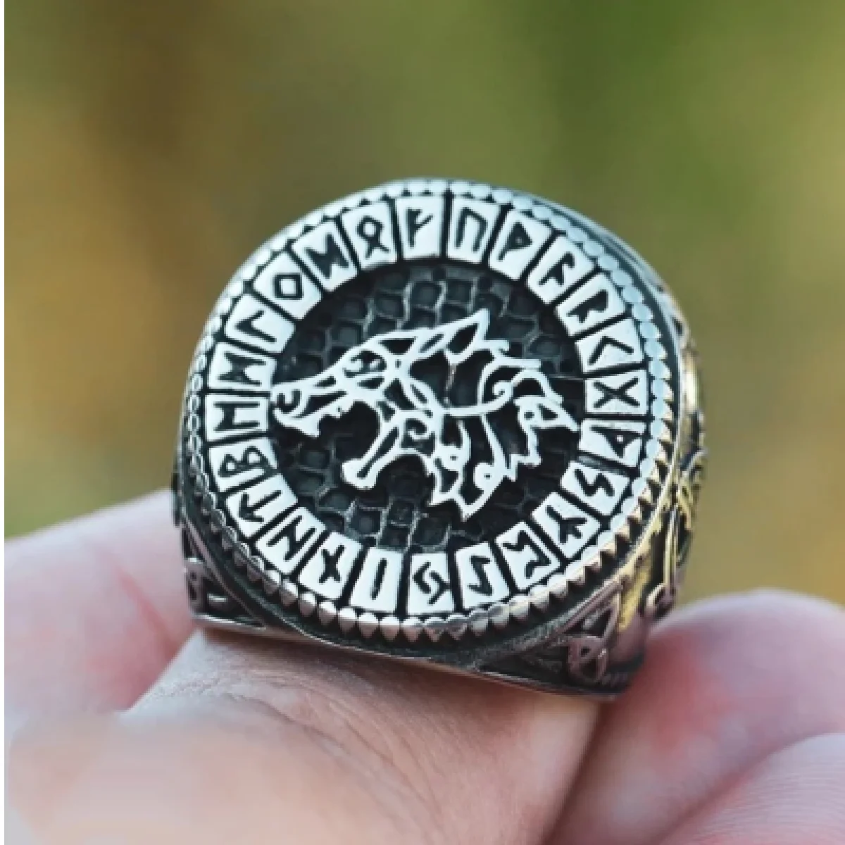 

Wholesale RR1238 European Fashion Hot Fine Man Male Party Birthday Wedding Vintage Wolf Round Silver Ring