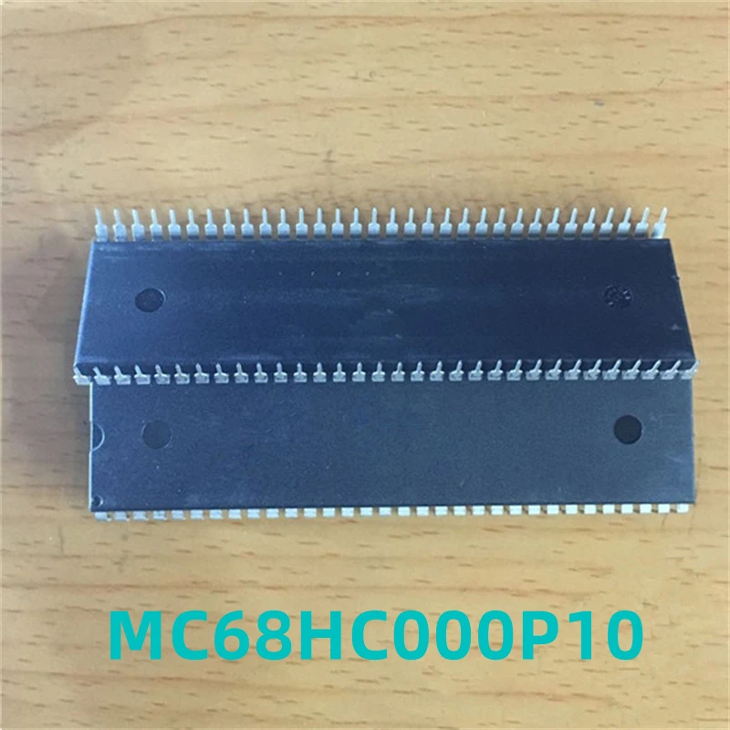 

1PCS MC68HC000P10 MC68HC000 PDIP-64 New Microprocessor MCU