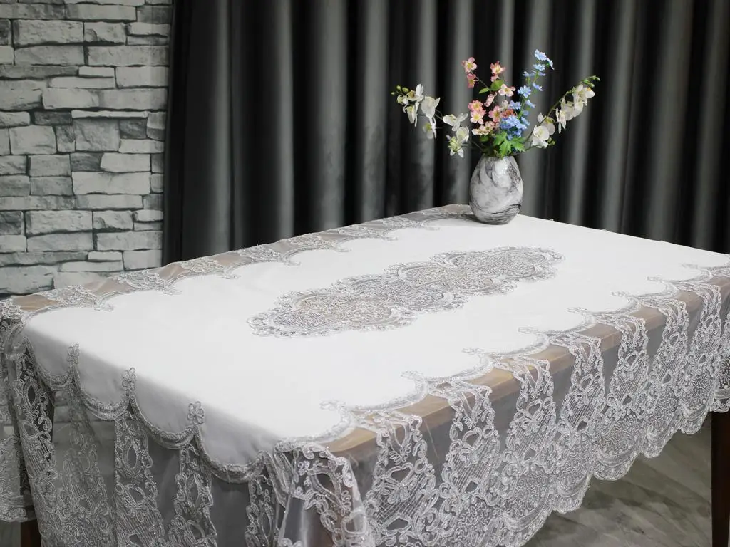 

Dowry Wonderland Palace Disposable Table Cloth 160x230 Cm Cream Silver