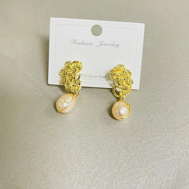 

Cute Fashion Small Size Gold Rose Flower Freshwater Pearls Women's Stud Earrings With 925 Sterling Silver Pins