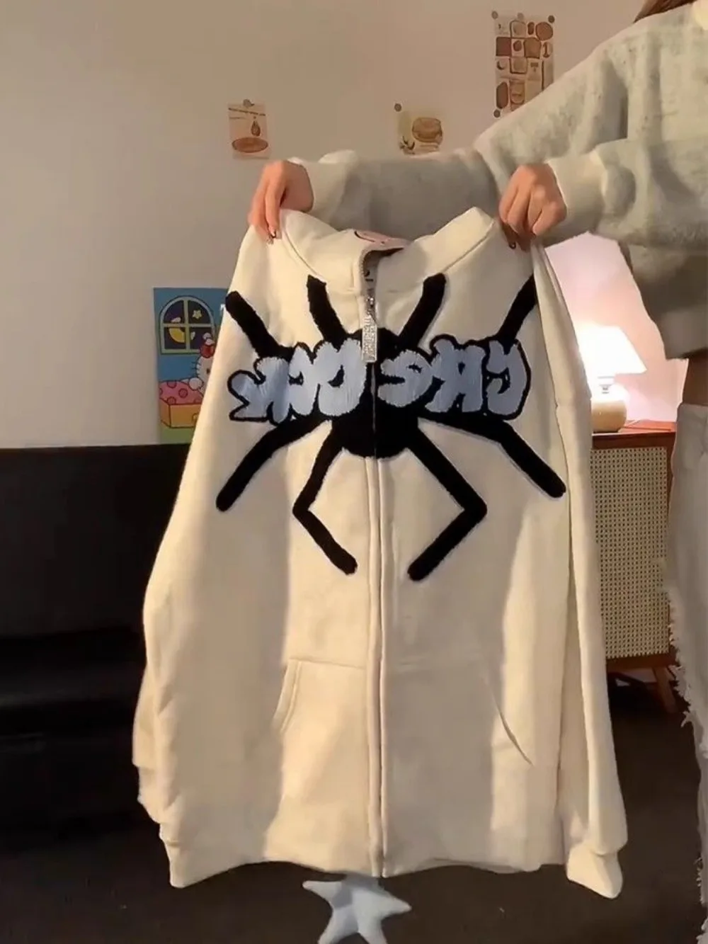 Рисунок 2 - Толстовка с капюшоном для мужчин и женщин