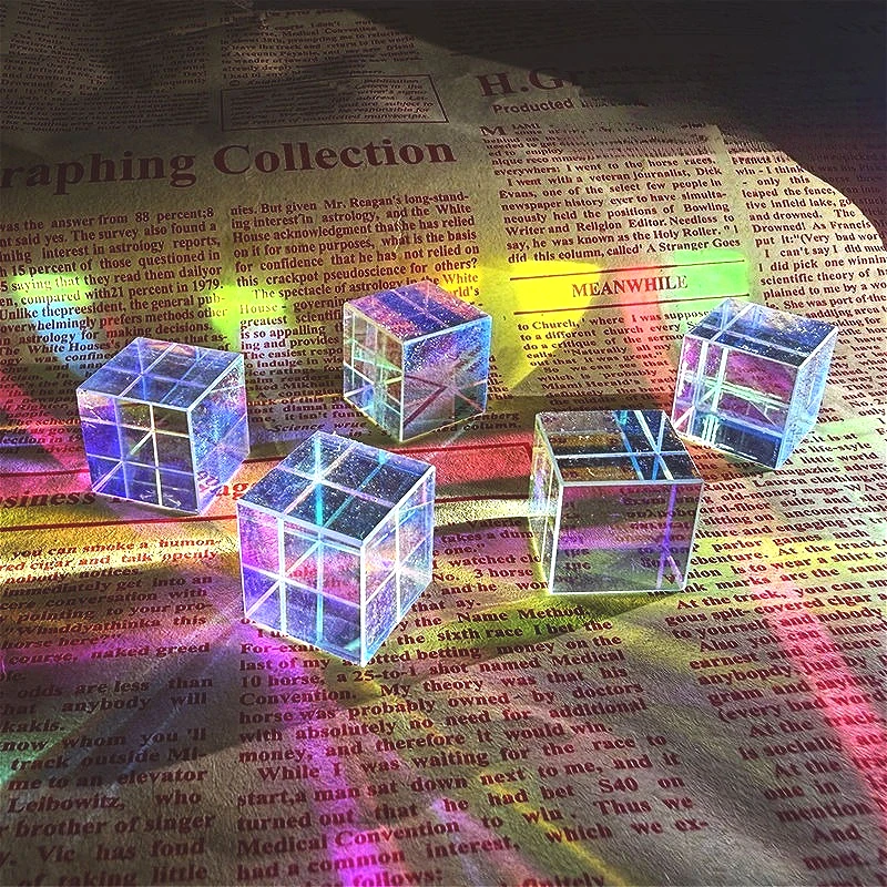 

Стеклянный дихроический куб