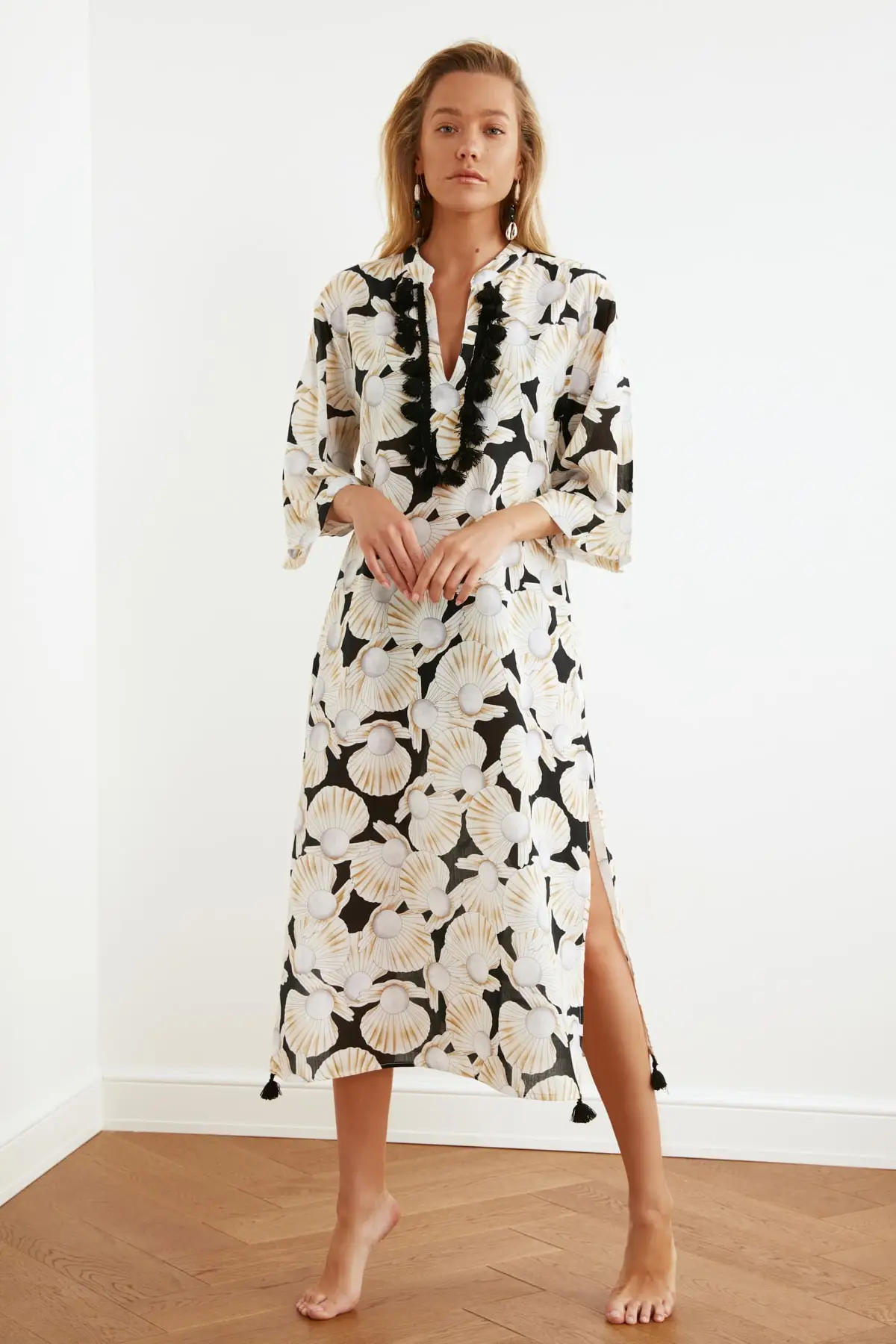 

Кимоно из 100% хлопка, с длинным рукавом и кисточками