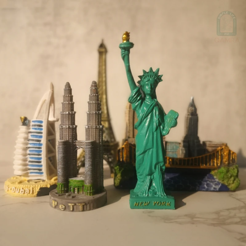 

World architectural attractions model resin ornaments statue of liberty twin Eiffel Tower Colosseum room