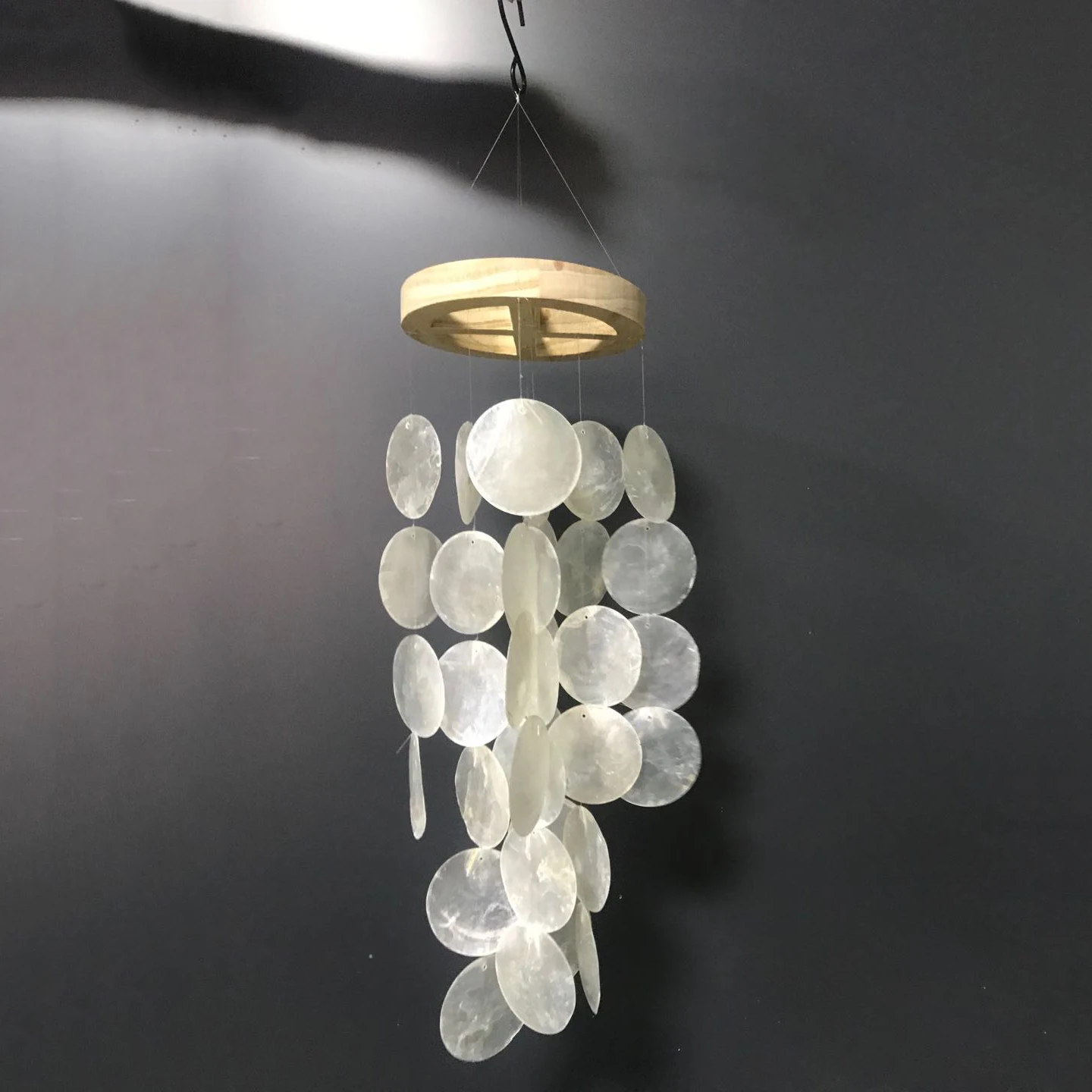

2019 Best Natural Craft Raw Blue Capiz Shell For Wind Chimes