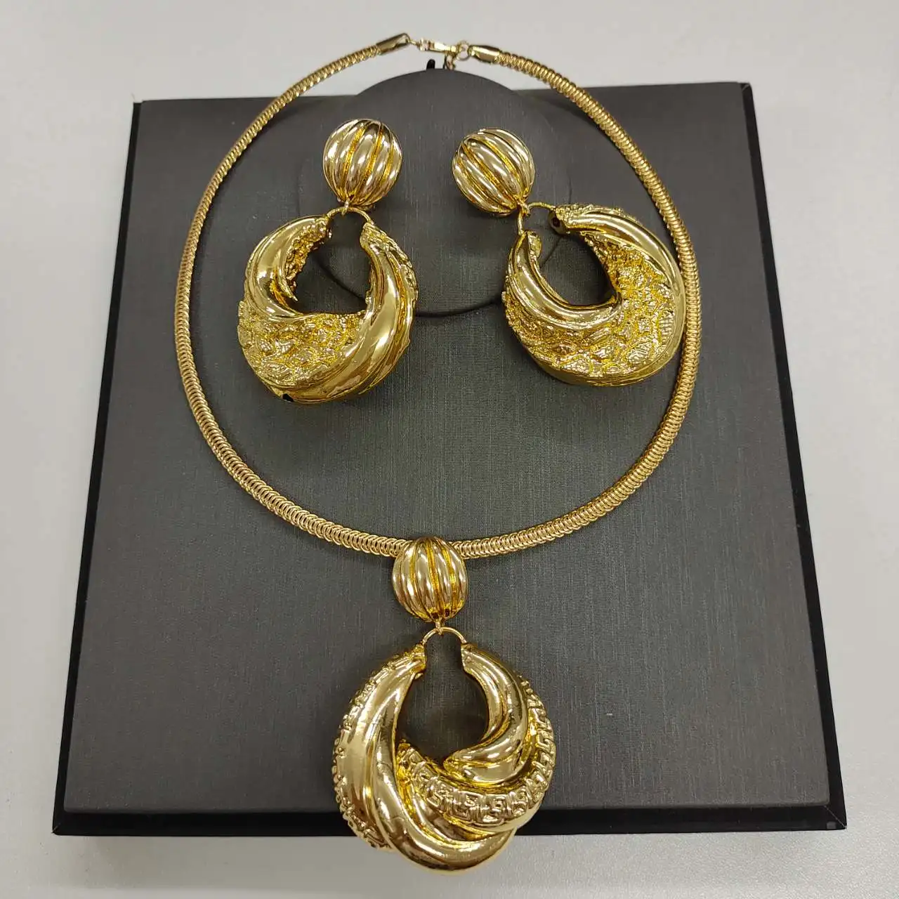 

Jewelry Sets Fashion 18K Gold Plated Classic Hot Sale For Women Earrings Pendent Necklace Wedding Party Gifts Trendy