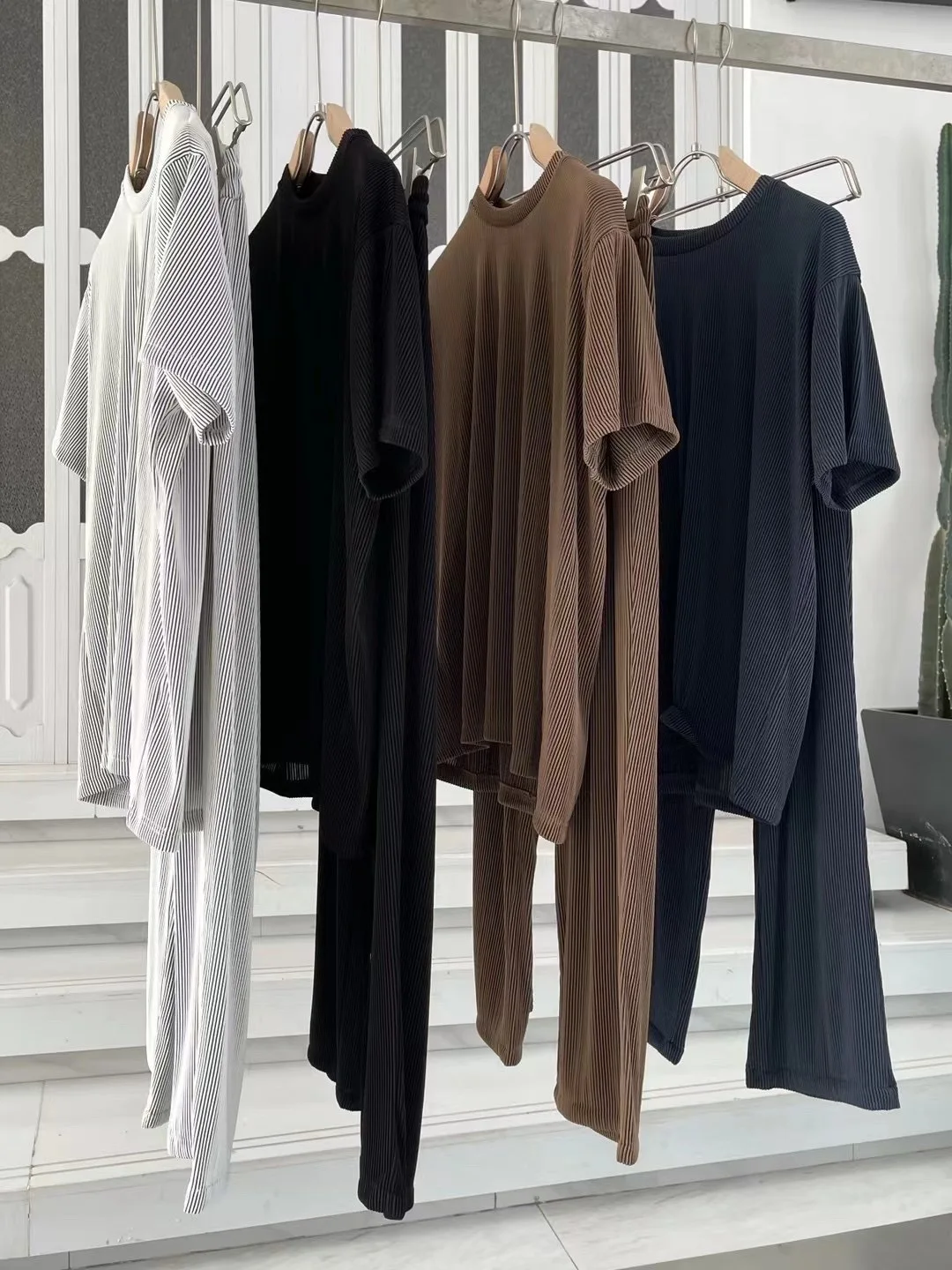 

Ice silk casual suit men's ins tide brand straight-leg pleated sweatpants summer thin section slim drape suit