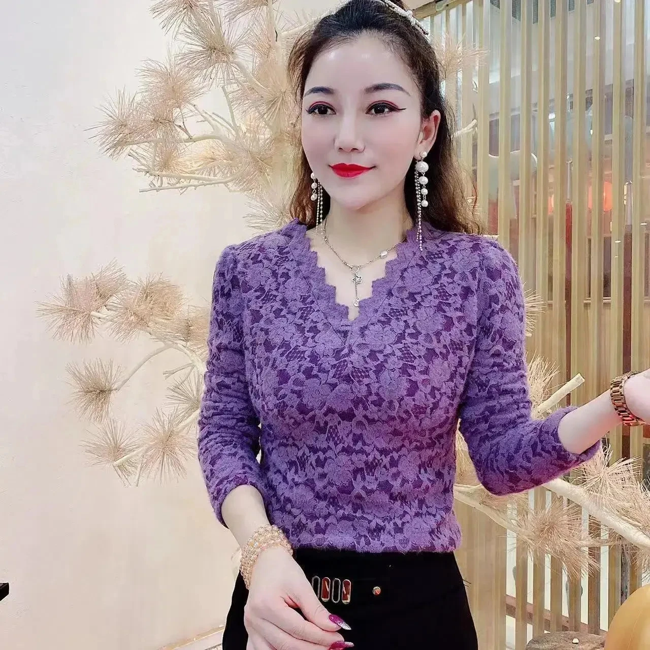 

Elegant Sexy Floral Lace Hollow Out T-shirt Autumn Winter Thick Warm Women's Clothing Solid Color Slim V-Neck Korean Pullovers
