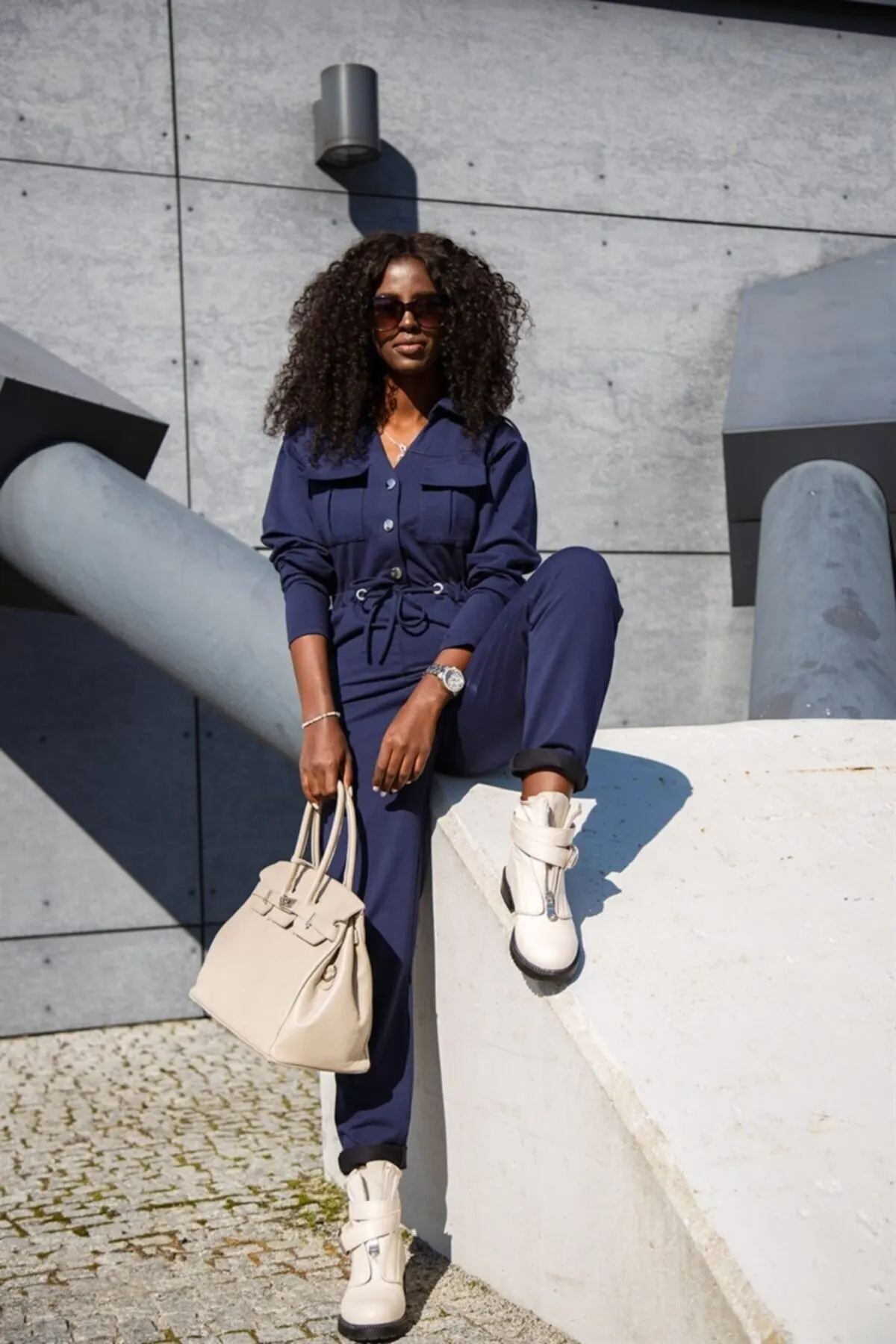 

Women's Overalls Collar Pocket And Epaulette Detailed Buttoned Lace-Up Jumpsuit Hot Casual Fashion Jumpsuit