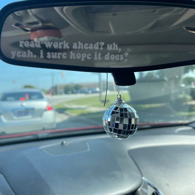 

Диско-шар для зеркала заднего вида