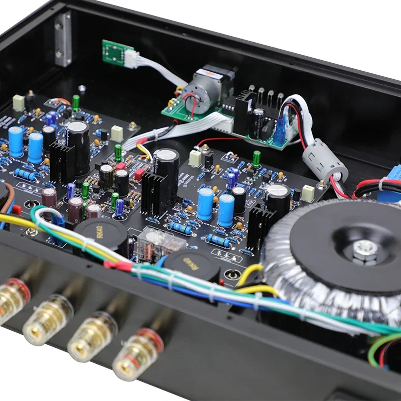 Комбинированный усилитель NAIM NAC152 и NAP200 75 Вт + 8 Ом