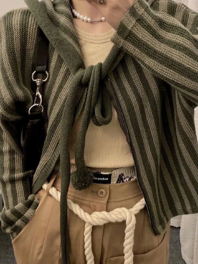 Женский трикотажный кардиган с капюшоном свободный в полоску на молнии