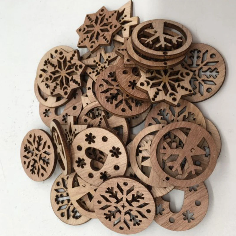 

50 Pcs Christmas Wooden Snowflakes Heart Decorations Xmas Tree Hanging Pendant Family Merry Party Ornaments Decor Novelty