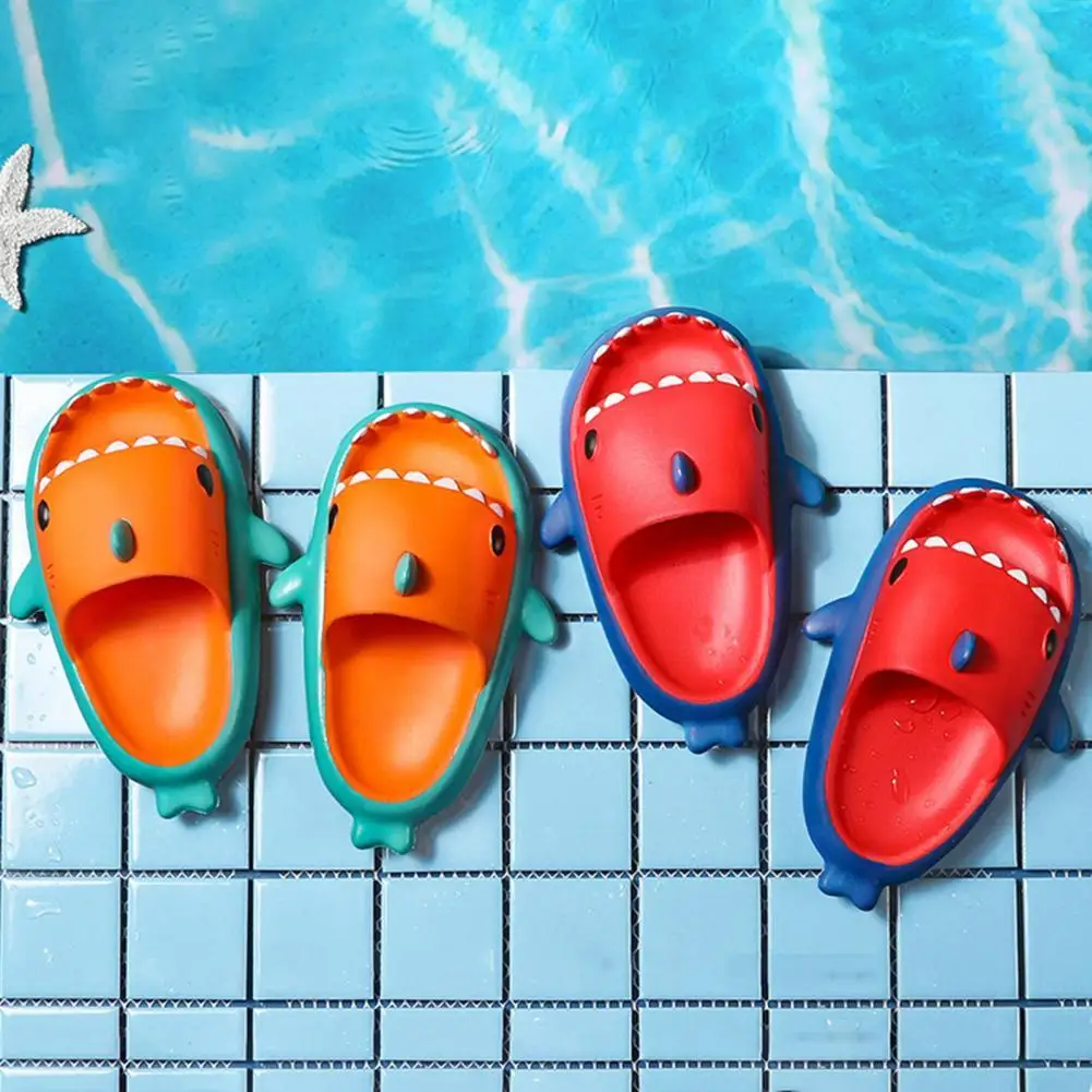 

1 Pair Slippers Slip-proof Cartoon Shark Design Baby Beach Slippers Shoe Toddler Slippers for Kids