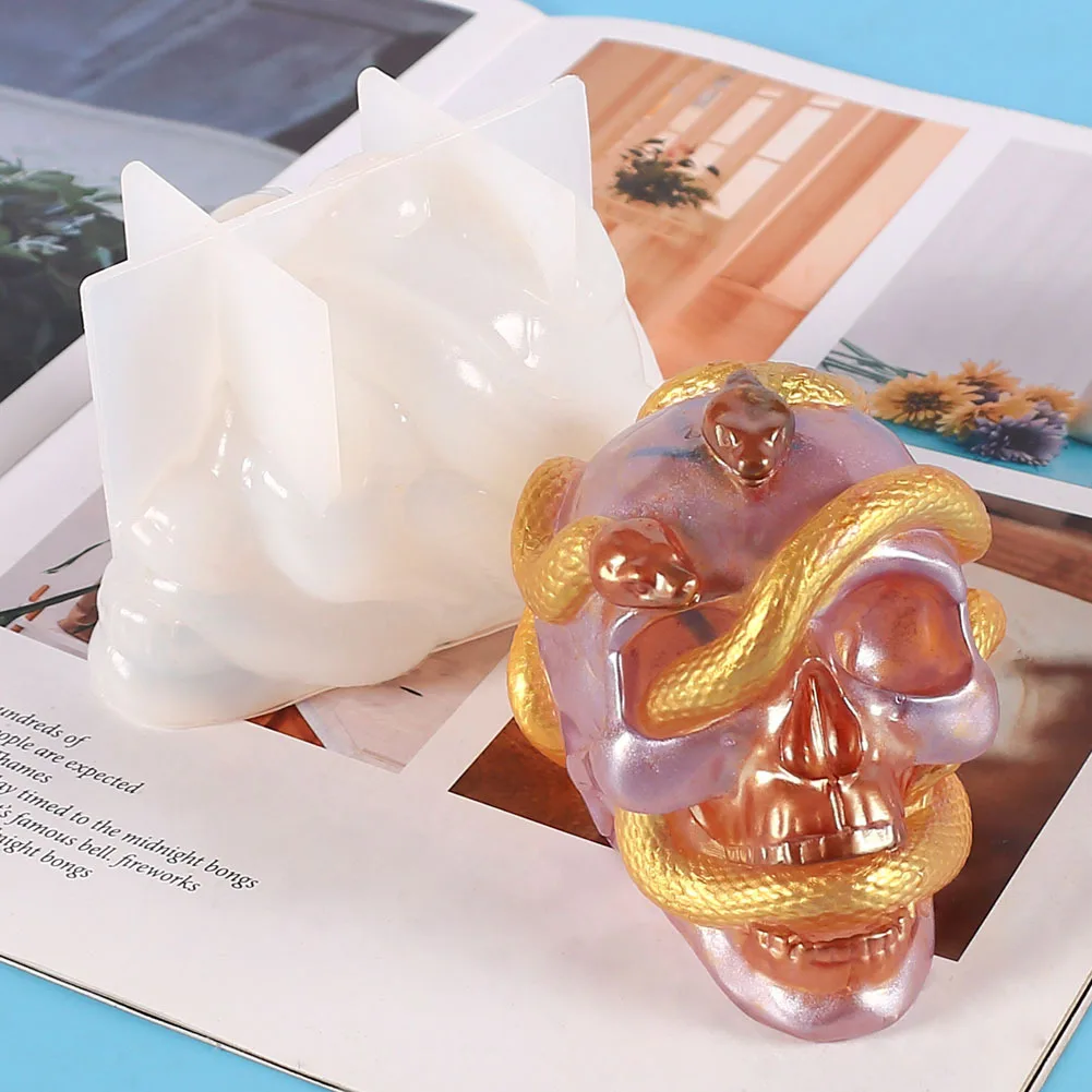

2 New Snake Skull Candle Simple Conjoined Geometric Pinstripe Apex Candle Plastic Mold Home Decoration Mold Wedding Gift Handmad