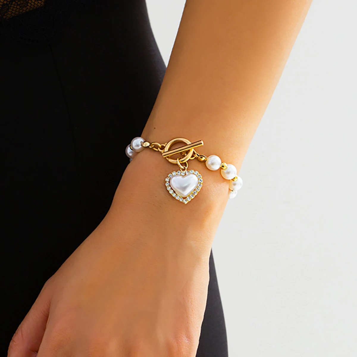 

PuRui Korean Elegant Imitation Pearl Chain Bracelet Fashion Heart Pearl Pendant Buckle Bracelet Romantic Wedding Jewelry