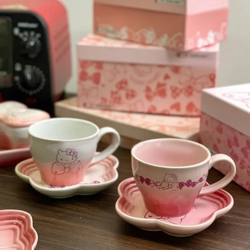 Керамическая тарелка MINISO в форме бабочки