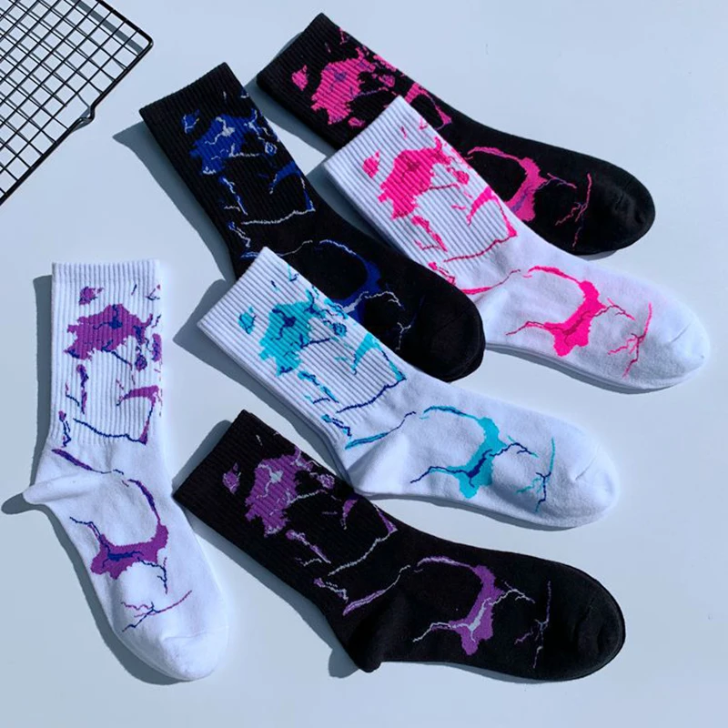 

Autumn and winter fashion tie-dye socks Korean style Harajuku hip-hop skateboard socks unisex holiday gift happy cotton socks