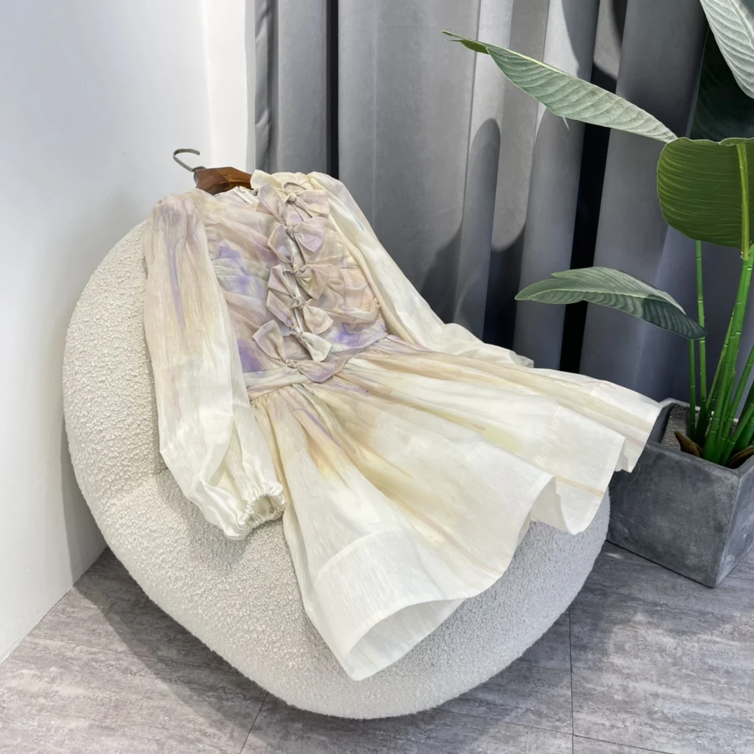 

Милые стильные женские мини-платья 2022, летние высококачественные Украшенные бантами платья с ручной росписью и вырезами, новая дизайнерска...