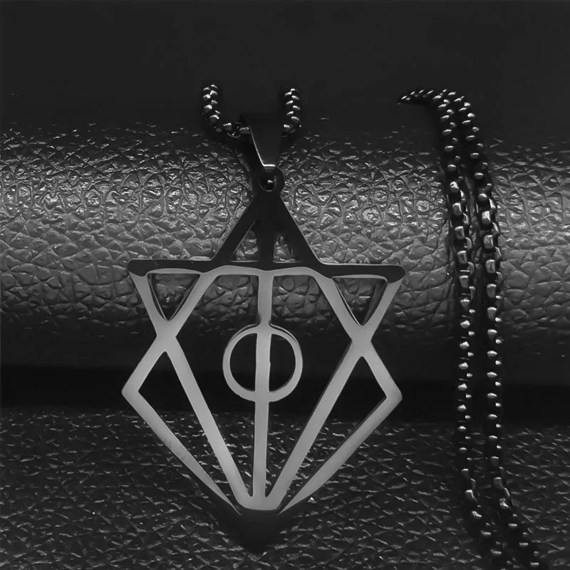 Мужское колье с подвеской в виде геометрических фигур