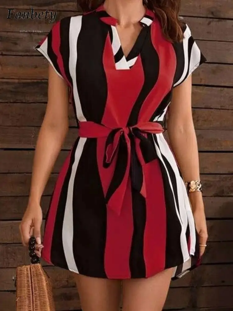 

Платье-мини женское с коротким рукавом, V-образным вырезом и принтом в полоску