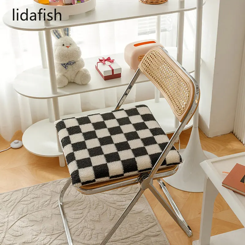 

Hot Sale Dormitory Office Sedentary Memory Foam Cushion Checkerboard Lattice Decorative Cushion Non-slip Cat Pillow