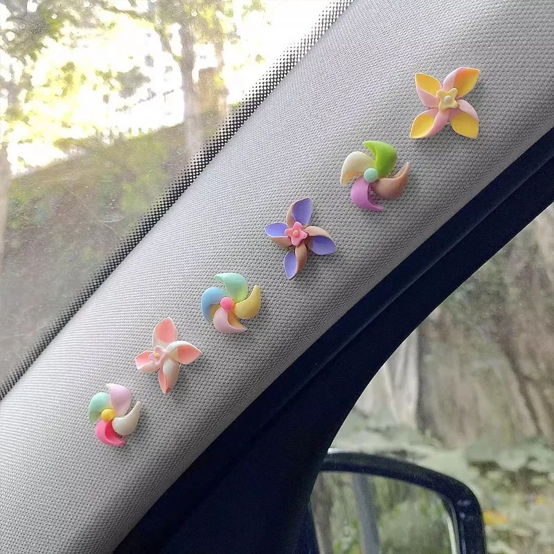 

6 шт. новая маленькая ветровая машина, вращающаяся верхняя декоративная наклейка, маленькое украшение, центральное управление, украшение интерьера автомобиля, милые дамы