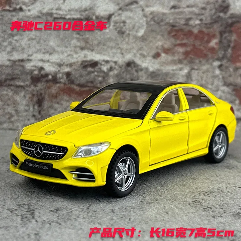 Модель автомобиля Mercedes-Benz C260L из металлического сплава в масштабе 1:32