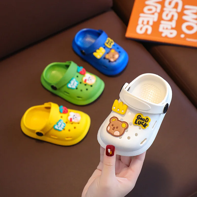 Children's Slippers Summer Boys and Girls Cartoon Cute Non-Slip Closed Toe Hole Shoes Infant Big Middle Children Sandals