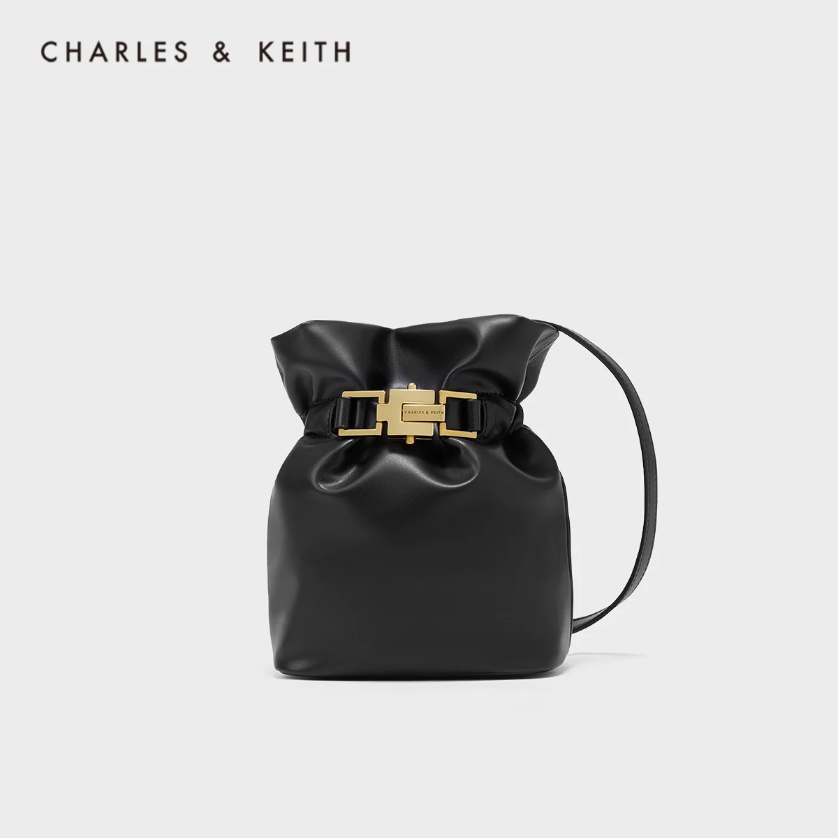 

CHARLES＆KEITH New Arrival for Winter 2022CK2-10271046Дизайн ощутимый гибким и скошенным через перевал бочек для женщин