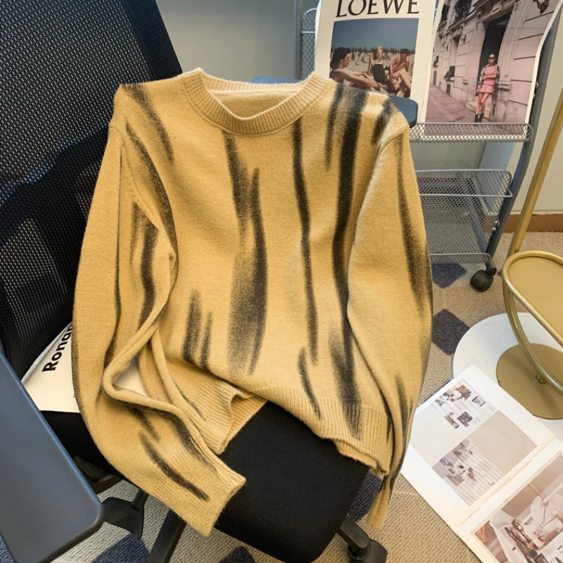 

2023 Autumn/Winter New O-Neck Halo Dyed Sweater Lrregular Stripe Pullover Lazy Style Fashion Knitted Top