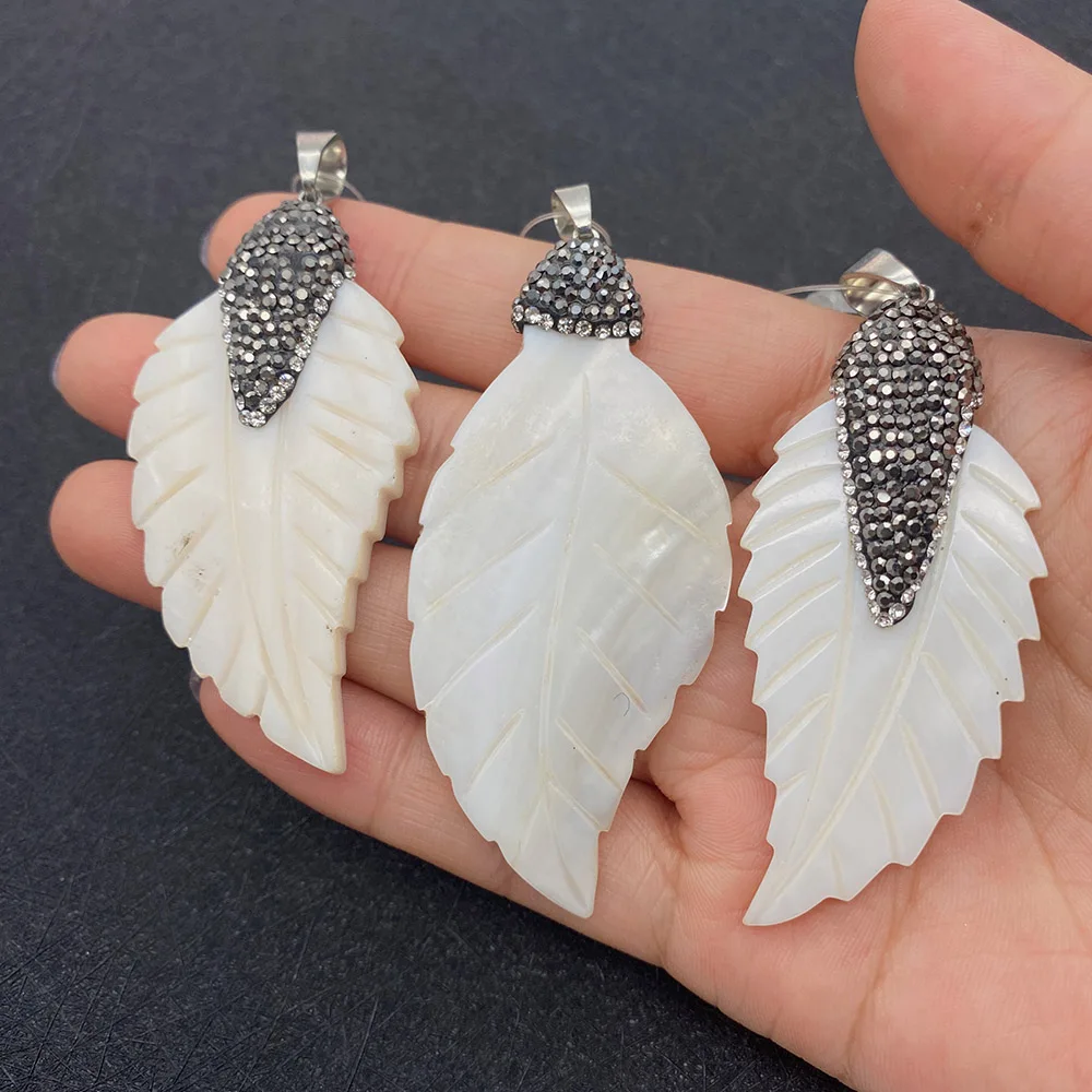 

Natural Shell Pendant DIY Necklace Jewelry Making Leaf Shape Freshwater Shell Rhinestone Pendant Designer Jewelry Wholesale