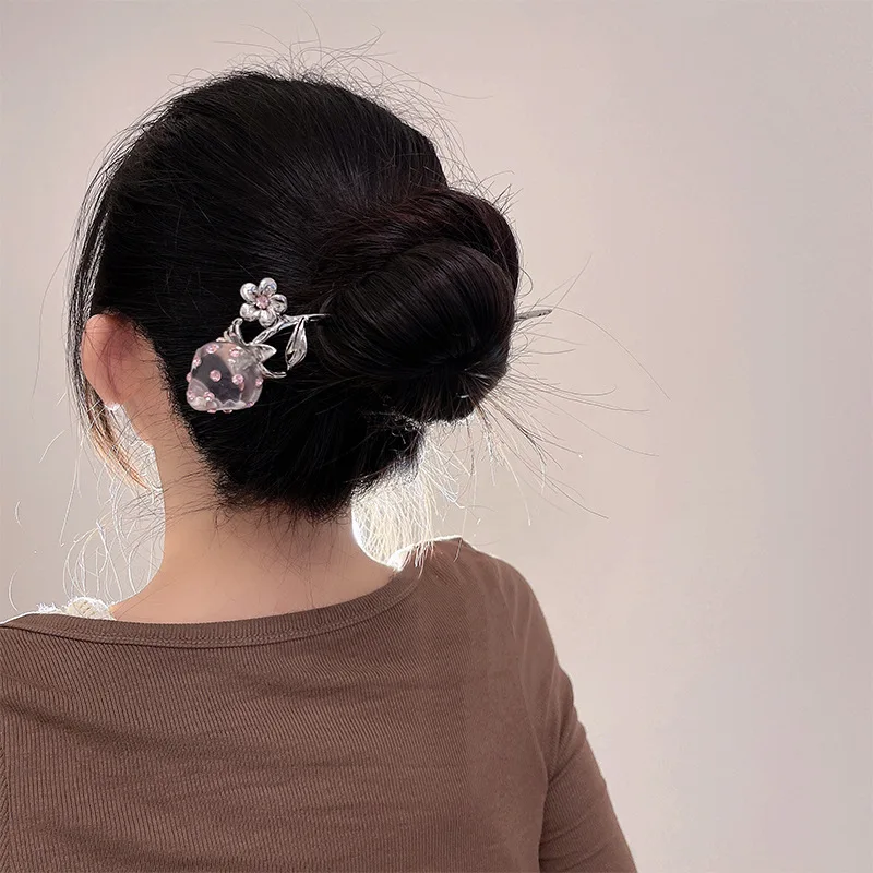 

2022 Strawberry Flower Hair Stick Cute Sweet Metal Hairpins Headwear Hair Fork Women Girls Hair Clip Fashion Hair Accessories