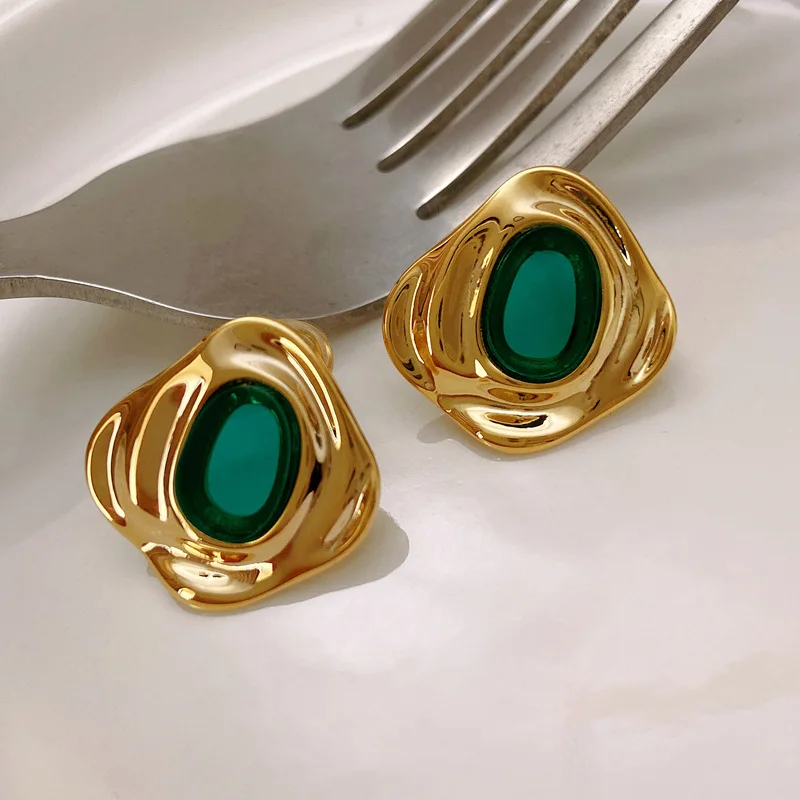 

Inlaid Grandmother Green Gemstone Earrings Earrings