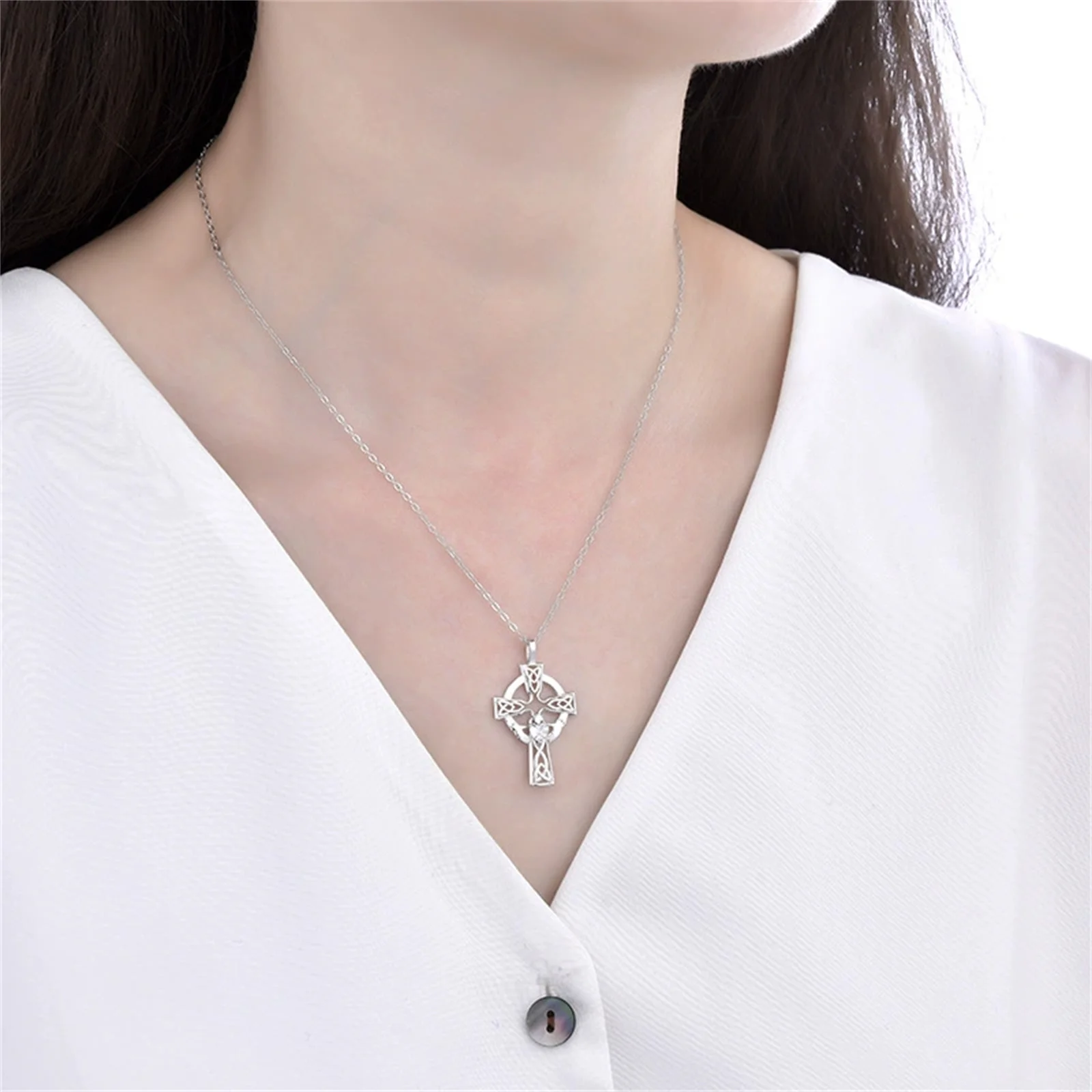 Фото Кельтский крест с цирконом в ирландском стиле Claddagh, женские христианские религиозные украшения из стерлингового серебра 925 пробы №5