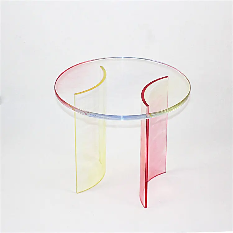 Акриловый журнальный столик в современном простом стиле используемый для