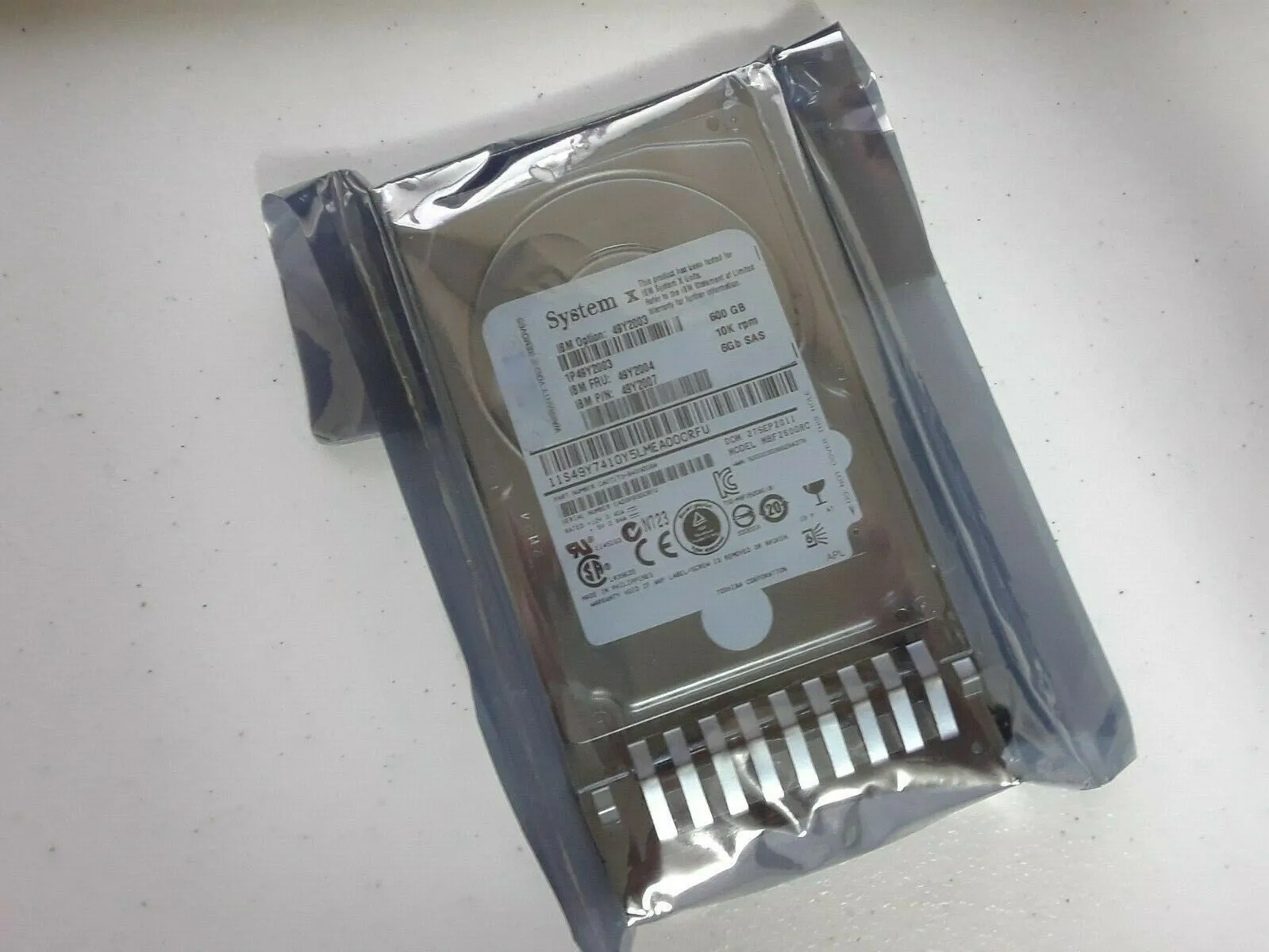 

Для жесткого диска IBM 600GB SAS 6Gbps 10K RPM 2,5 "49Y2003 49Y2004 49Y2007