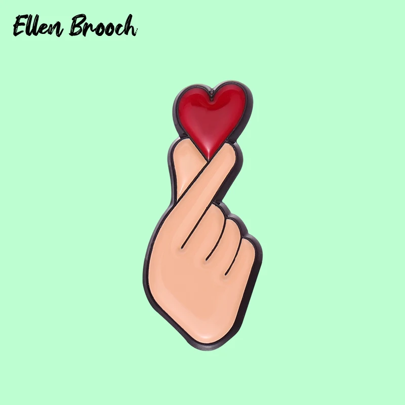 

Hand Heart Enamel Pins LOVE Brooch Lapel Badges Romantic Jewelry Gift for Frends Couple