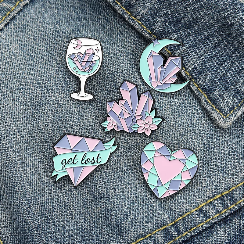 

Diamond Flower Pins Gemstone Letters Heart Accessories Clothing Backpack Alloy Brooch Enamel Lapel Pins Badge Wholesale